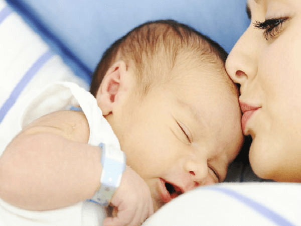 Painless Delivery in Indore – Normal Painless Vaginal Childbirth with & Without Epidural Injection Hospital in Indore. Dr Sarika Jaiswal is one of the best doctors for planning Painless Birth Delivery in Indore. We have Vaginal Childbirth options with & Without Epidural Injection, Painless Injection For Normal Delivery & Painless Cesarean Delivery.